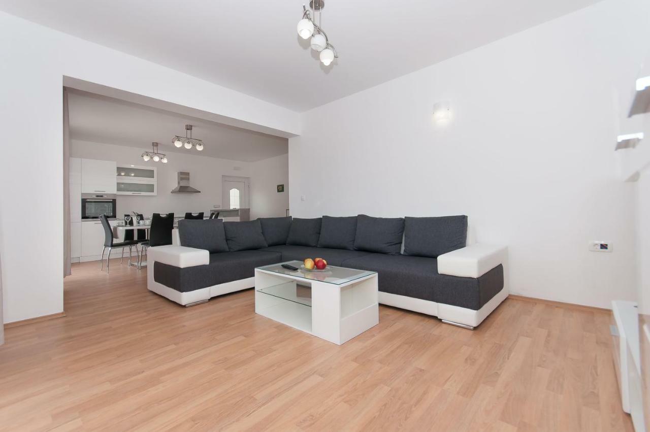 Apartman Mira- Omiš Exterior foto